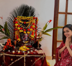 Shraddha Kapoor With Idol of Lord Ganesha (Credit - Instagram)