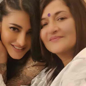 Shruti Haasan With Her Mother (Photo Credit - Instagram)