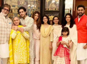 Aishwarya Rai With Her Family (Husband Side) (Photo Credit - Instagram)