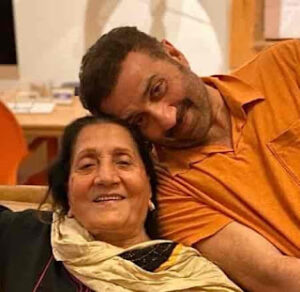 Sunny Deol With His Mother (Photo Credit - Instagram)